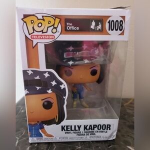 Funko pop Kelly Kapoor # 1008
Brand new. Box little damage